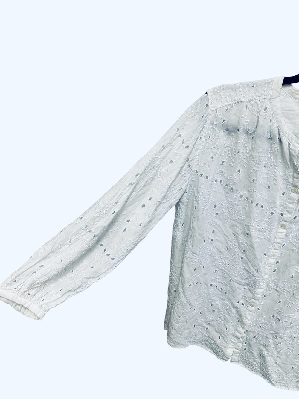 Old Navy white eyelet embroidered button down blouse Size M - Picture 7 of 10